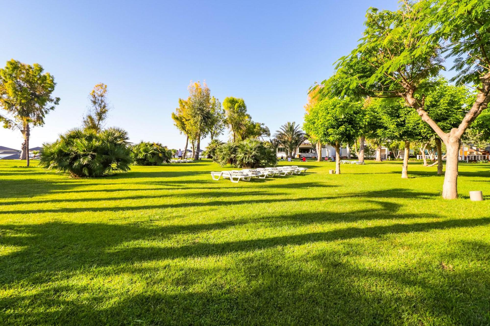 Queen'S Park Le Jardin Kemer Exterior foto